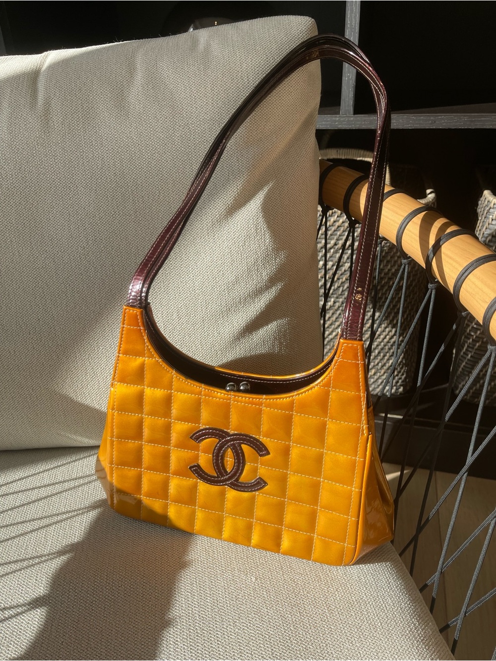 CHANEL Chocolate Bar Patent Shoulder Bag Honey Yellow - Picture 3 of 15